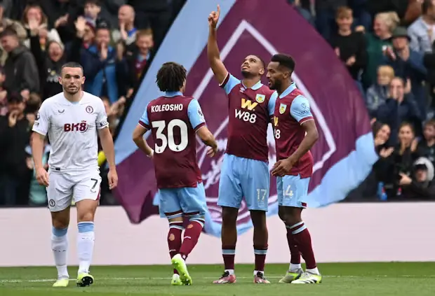 w88, burnley, burnley fc, premier league, w88 tài trợ đội bóng Burnely